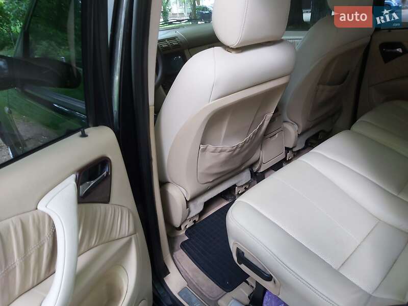 Внедорожник / Кроссовер Mercedes-Benz M-Class 2002 в Черновцах