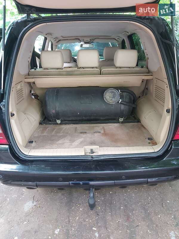 Внедорожник / Кроссовер Mercedes-Benz M-Class 2002 в Черновцах