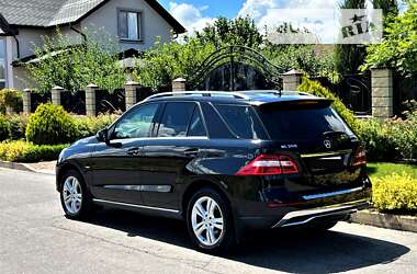 Внедорожник / Кроссовер Mercedes-Benz M-Class 2011 в 