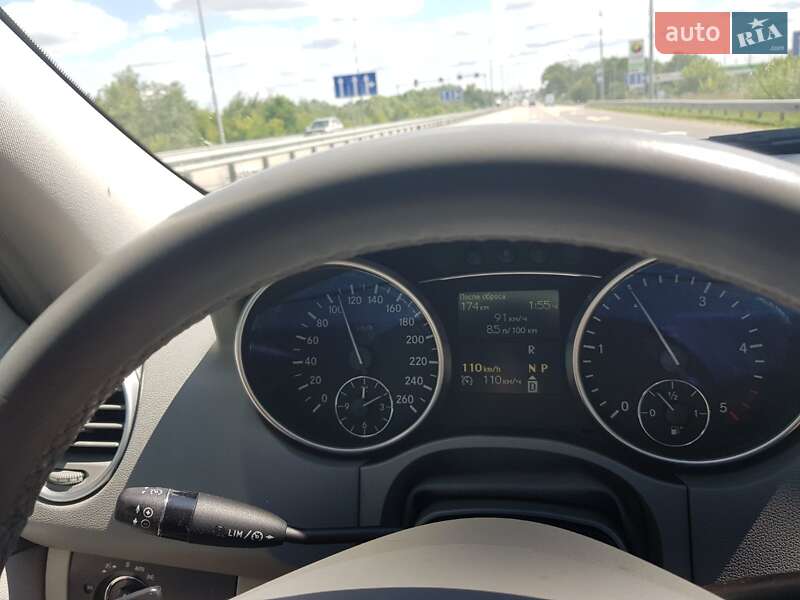 Внедорожник / Кроссовер Mercedes-Benz M-Class 2011 в Киеве