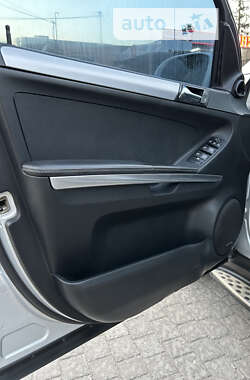 Внедорожник / Кроссовер Mercedes-Benz M-Class 2005 в 