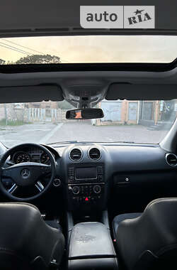 Внедорожник / Кроссовер Mercedes-Benz M-Class 2005 в 