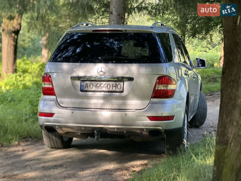 Внедорожник / Кроссовер Mercedes-Benz M-Class 2010 в Межгорье