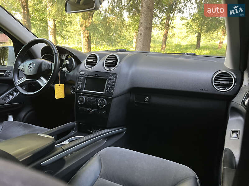 Внедорожник / Кроссовер Mercedes-Benz M-Class 2010 в Межгорье