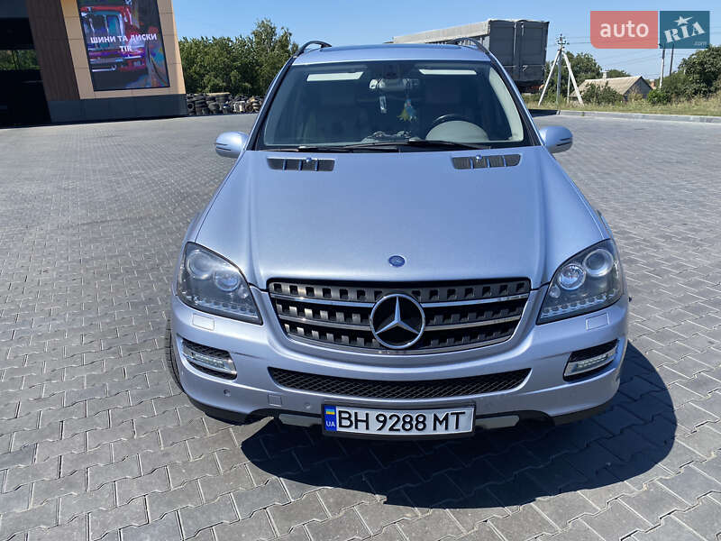 Внедорожник / Кроссовер Mercedes-Benz M-Class 2006 в Одессе