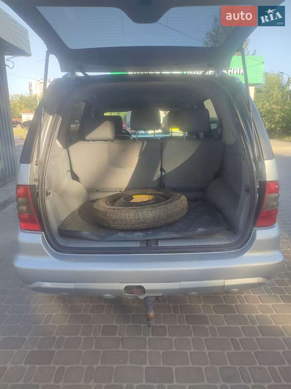 Позашляховик / Кросовер Mercedes-Benz M-Class 2004 в Броварах