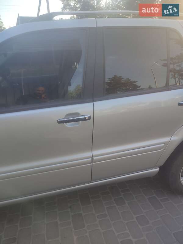 Позашляховик / Кросовер Mercedes-Benz M-Class 2004 в Броварах