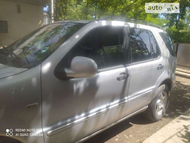Mercedes-Benz M-Class 2000