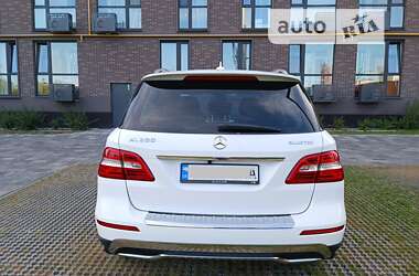 Внедорожник / Кроссовер Mercedes-Benz M-Class 2013 в 