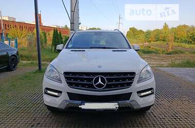 Внедорожник / Кроссовер Mercedes-Benz M-Class 2013 в 