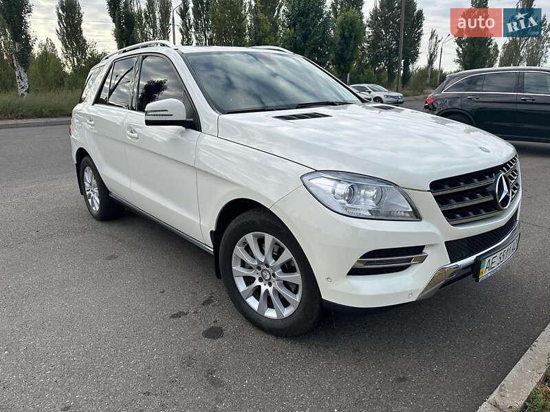 Внедорожник / Кроссовер Mercedes-Benz M-Class 2013 в Кривом Роге