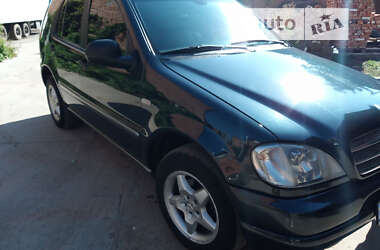 Внедорожник / Кроссовер Mercedes-Benz M-Class 1999 в 