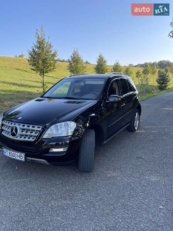 Позашляховик / Кросовер Mercedes-Benz M-Class 2010 в Болехові