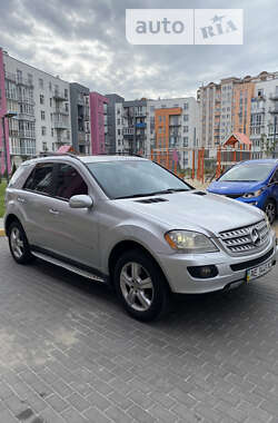 Внедорожник / Кроссовер Mercedes-Benz M-Class 2005 в 