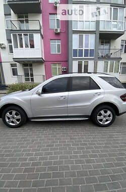 Внедорожник / Кроссовер Mercedes-Benz M-Class 2005 в 