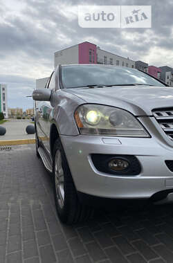 Внедорожник / Кроссовер Mercedes-Benz M-Class 2005 в 