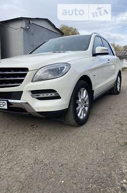 Позашляховик / Кросовер Mercedes-Benz M-Class 2012 в Чернівцях