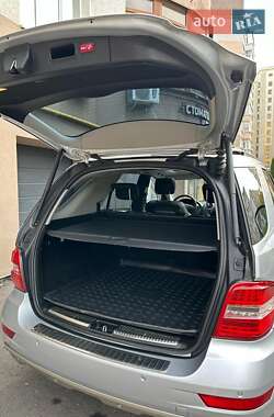 Внедорожник / Кроссовер Mercedes-Benz M-Class 2011 в 
