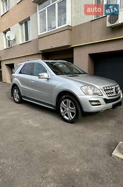 Внедорожник / Кроссовер Mercedes-Benz M-Class 2011 в 