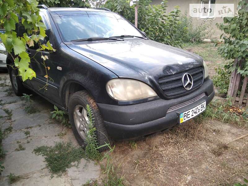 Mercedes-Benz M-Class 1999