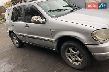 Внедорожник / Кроссовер Mercedes-Benz M-Class 1999 в 