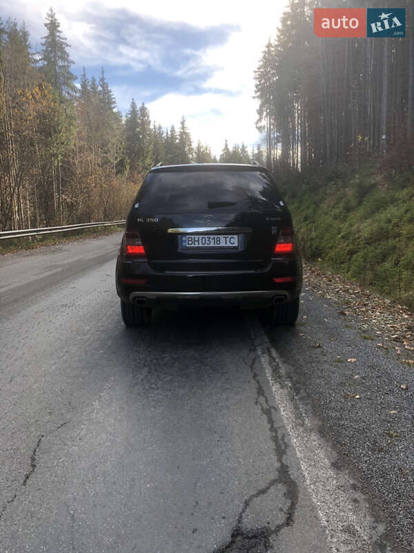 Позашляховик / Кросовер Mercedes-Benz M-Class 2008 в Буковеле