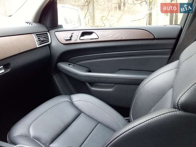 Внедорожник / Кроссовер Mercedes-Benz M-Class 2012 в Киеве