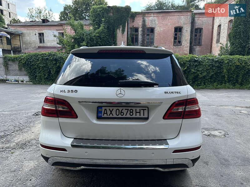 Позашляховик / Кросовер Mercedes-Benz M-Class 2014 в Харкові