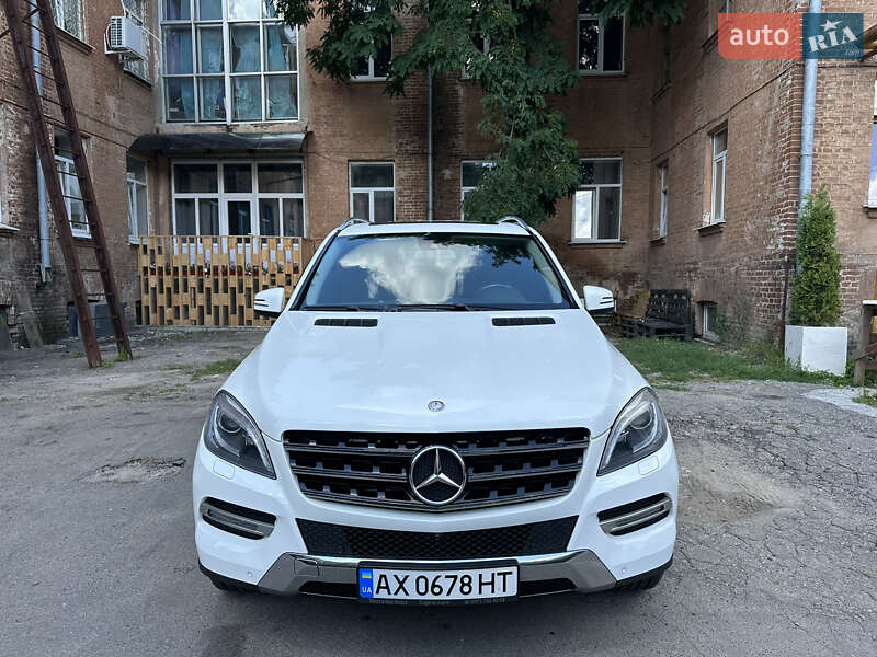 Позашляховик / Кросовер Mercedes-Benz M-Class 2014 в Харкові
