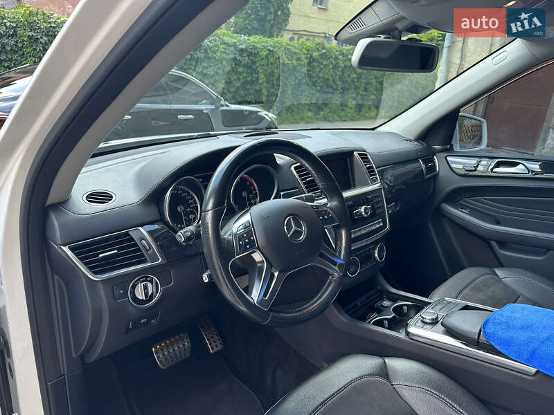 Позашляховик / Кросовер Mercedes-Benz M-Class 2014 в Харкові