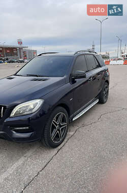 Позашляховик / Кросовер Mercedes-Benz M-Class 2013 в Одесі