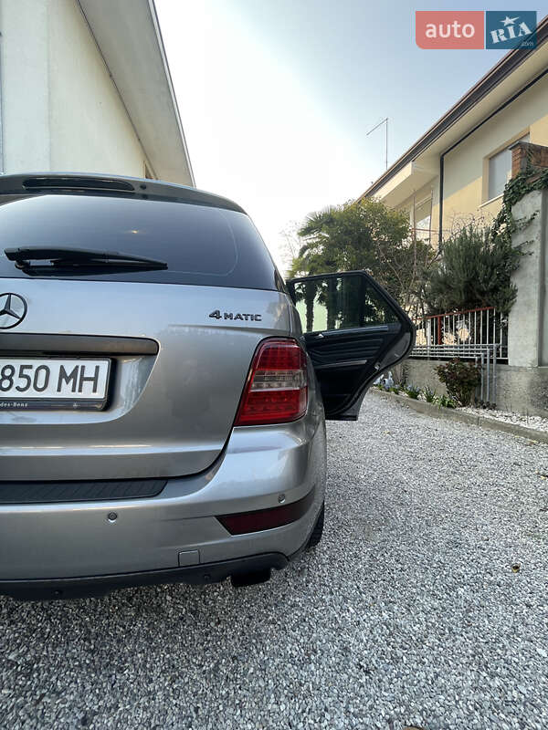 Внедорожник / Кроссовер Mercedes-Benz M-Class 2011 в Бродах