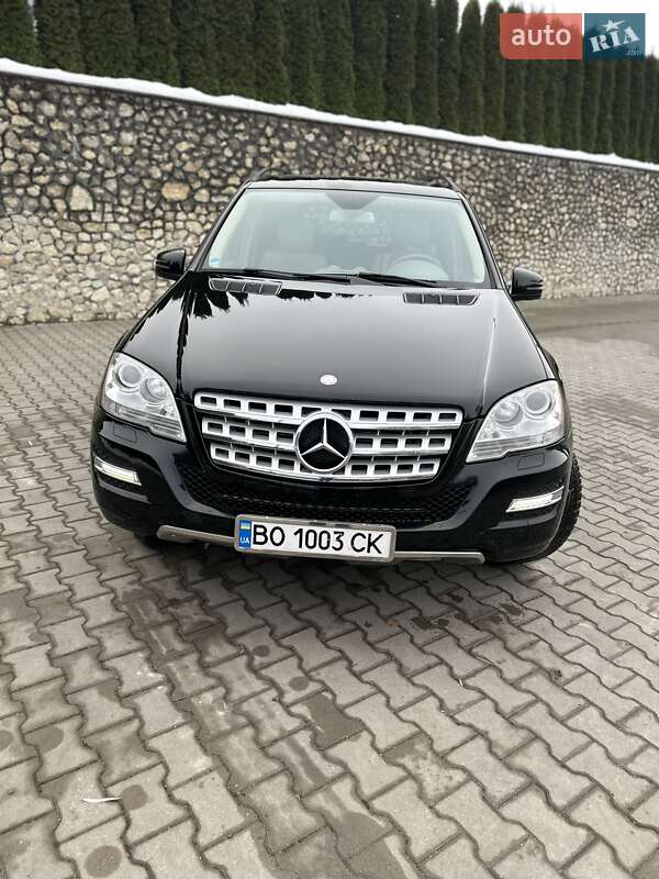 Внедорожник / Кроссовер Mercedes-Benz M-Class 2011 в Тернополе