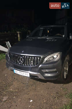 Внедорожник / Кроссовер Mercedes-Benz M-Class 2013 в Сколе