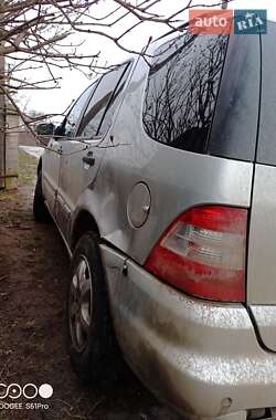 Внедорожник / Кроссовер Mercedes-Benz M-Class 2003 в Черновцах