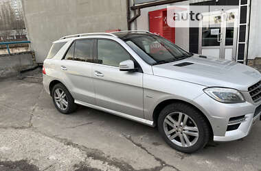 Внедорожник / Кроссовер Mercedes-Benz M-Class 2012 в Киеве