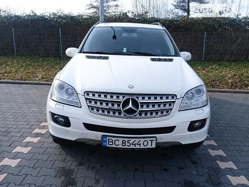 Позашляховик / Кросовер Mercedes-Benz M-Class 2008 в 