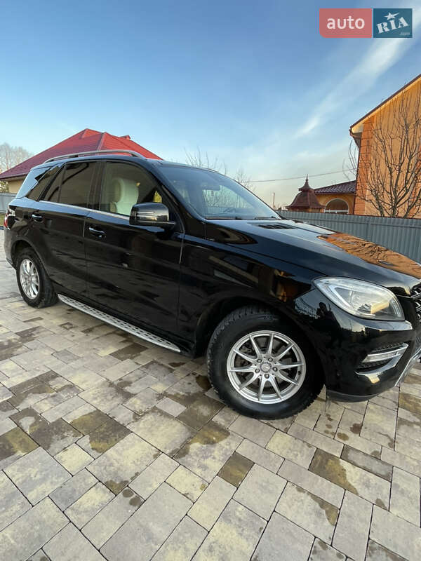Внедорожник / Кроссовер Mercedes-Benz M-Class 2013 в Сторожинце