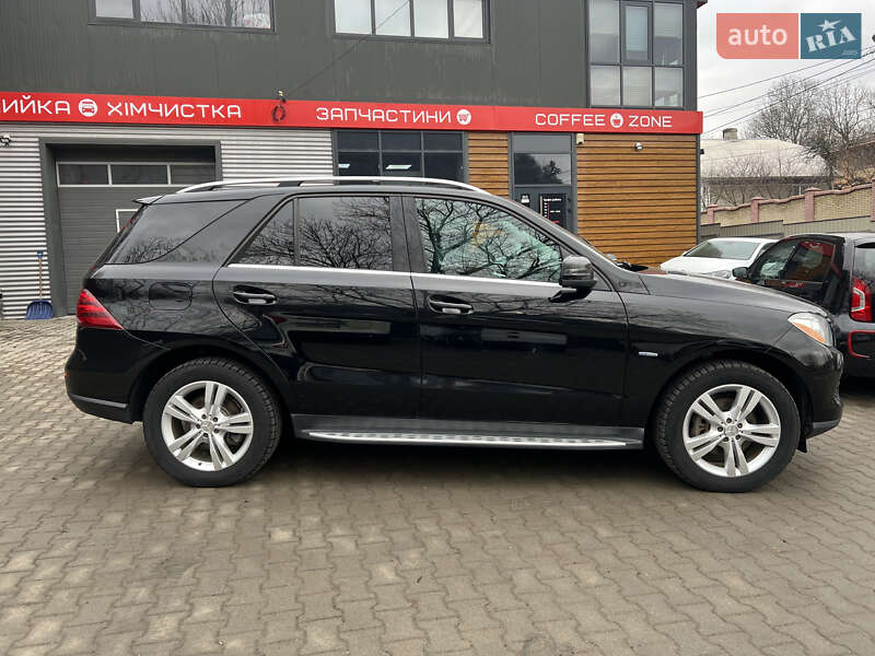 Внедорожник / Кроссовер Mercedes-Benz M-Class 2011 в Кицмани