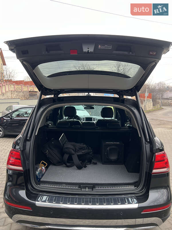 Внедорожник / Кроссовер Mercedes-Benz M-Class 2011 в Кицмани