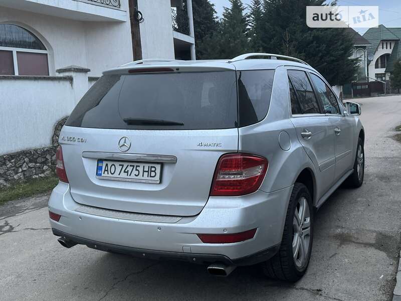 Внедорожник / Кроссовер Mercedes-Benz M-Class 2010 в Мукачево