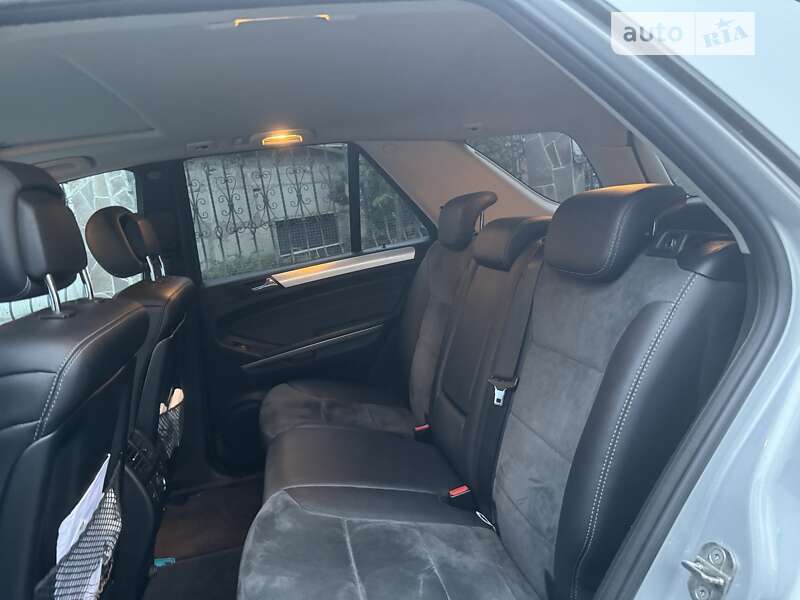 Внедорожник / Кроссовер Mercedes-Benz M-Class 2010 в Мукачево