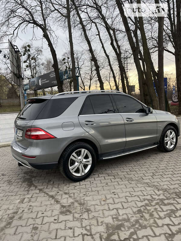 Внедорожник / Кроссовер Mercedes-Benz M-Class 2011 в Львове