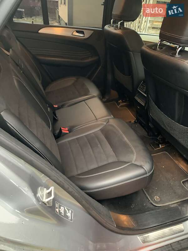 Позашляховик / Кросовер Mercedes-Benz M-Class 2011 в Рахові