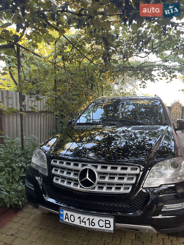 Внедорожник / Кроссовер Mercedes-Benz M-Class 2010 в Тячеве