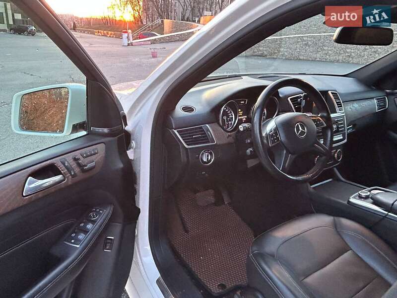 Внедорожник / Кроссовер Mercedes-Benz M-Class 2013 в Павлограде