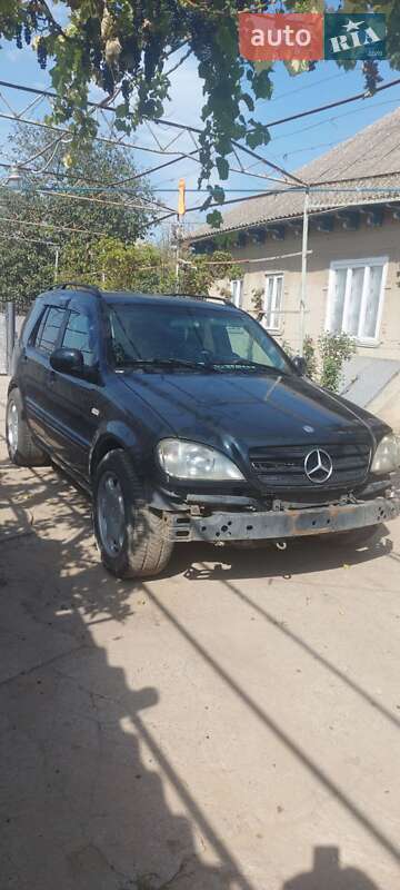 Внедорожник / Кроссовер Mercedes-Benz M-Class 2000 в Болграде