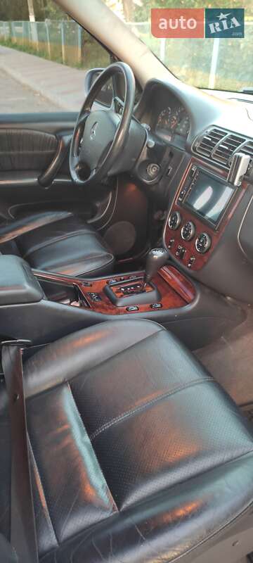 Внедорожник / Кроссовер Mercedes-Benz M-Class 2004 в Киеве
