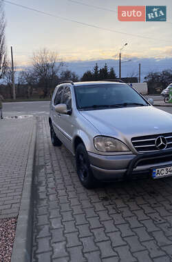 Внедорожник / Кроссовер Mercedes-Benz M-Class 1999 в 