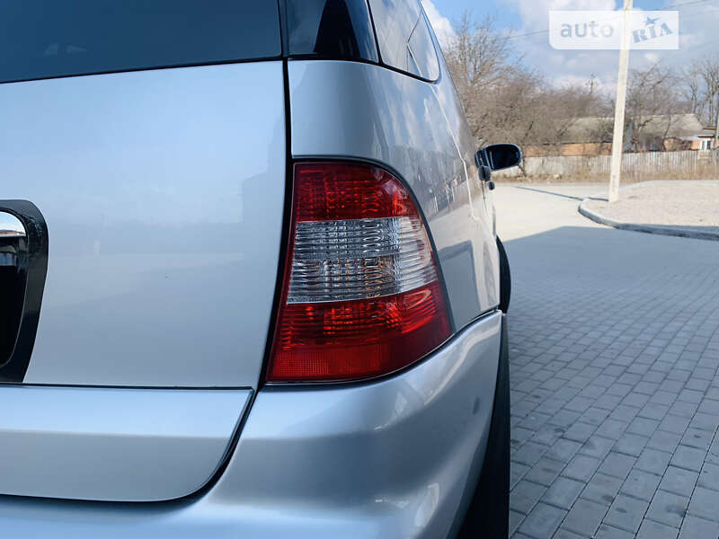 Внедорожник / Кроссовер Mercedes-Benz M-Class 2004 в Ильинцах